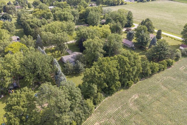 W229 Golden Lake Park CIRCLE, Oconomowoc, WI 53066