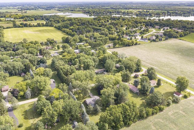 W229 Golden Lake Park CIRCLE, Oconomowoc, WI 53066
