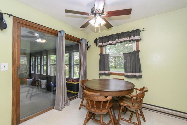 W229 Golden Lake Park CIRCLE, Oconomowoc, WI 53066
