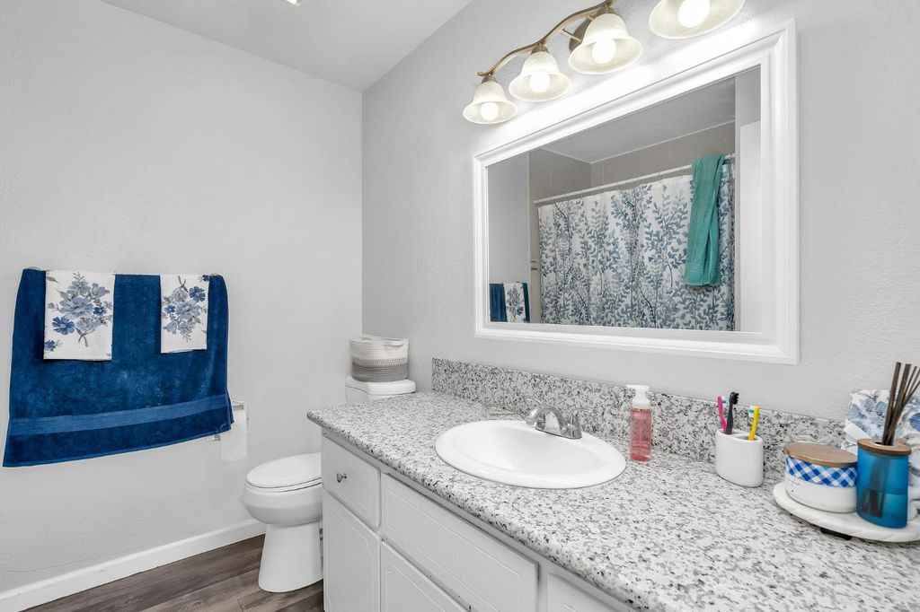 Image 15 of property listing at 27141 San Jose Avenue, Madera, CA 93637
