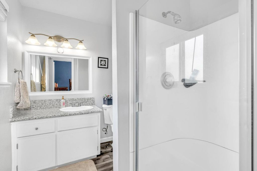 Image 20 of property listing at 27141 San Jose Avenue, Madera, CA 93637