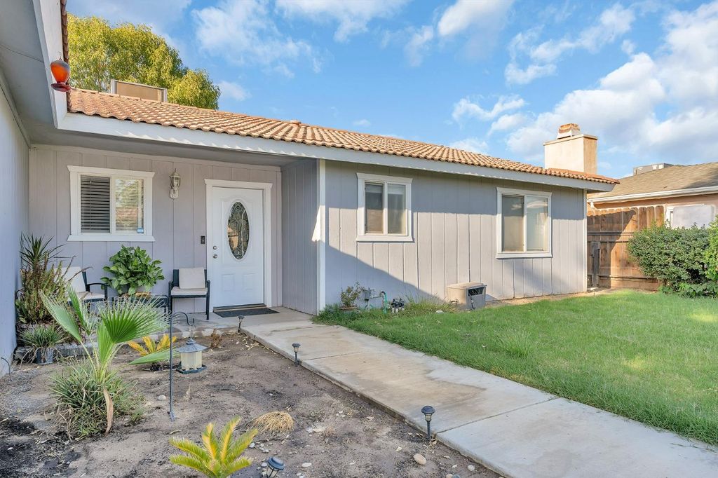 Image 5 of property listing at 27141 San Jose Avenue, Madera, CA 93637