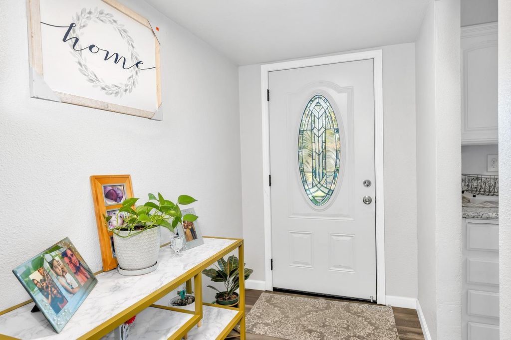 Image 6 of property listing at 27141 San Jose Avenue, Madera, CA 93637