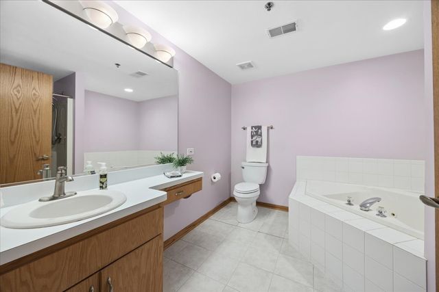 11525 Settlers Pond Way 1D, Orland Park, IL 60467