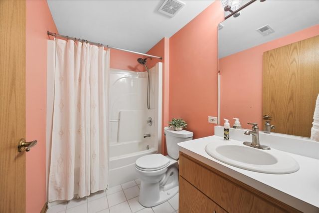 11525 Settlers Pond Way 1D, Orland Park, IL 60467