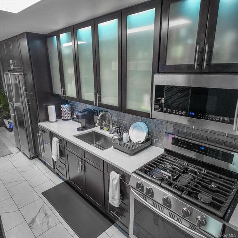 1966 Newbold Avenue 904, Bronx, NY 10472