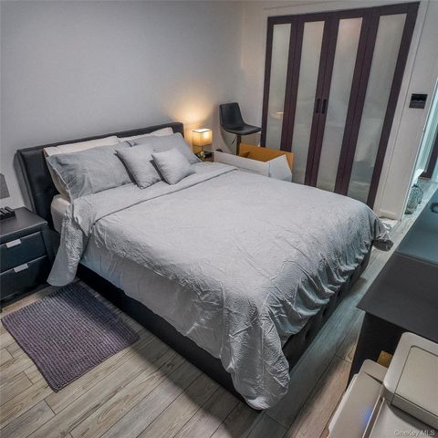 1966 Newbold Avenue 904, Bronx, NY 10472