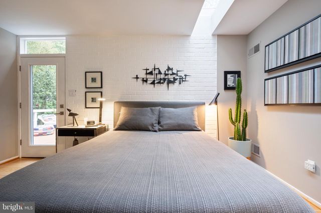 2300 KIMBRO ST, Alexandria, VA 22307