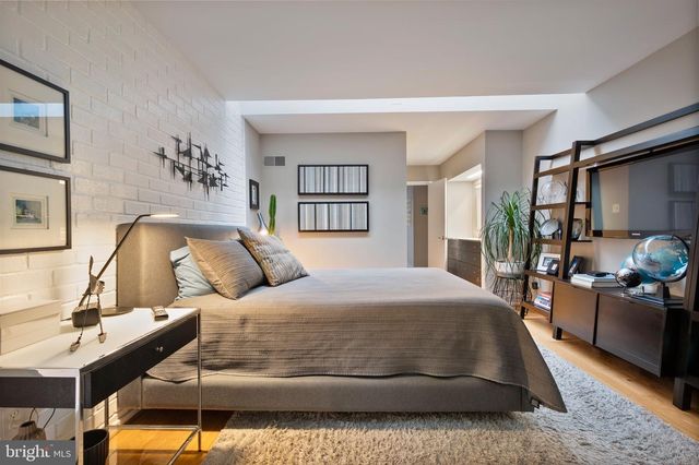 2300 KIMBRO ST, Alexandria, VA 22307