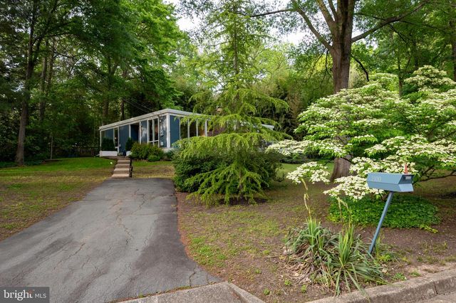 2300 KIMBRO ST, Alexandria, VA 22307