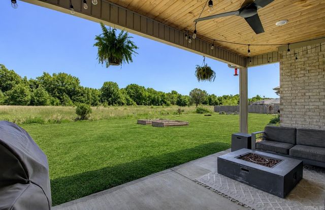 15 River Cliff Drive, Mayflower, AR 72106