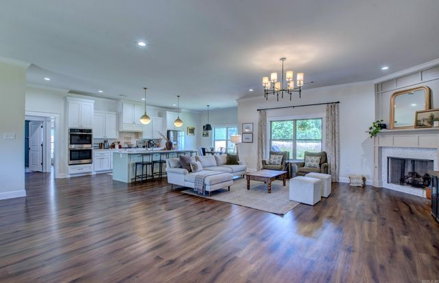 15 River Cliff Drive, Mayflower, AR 72106