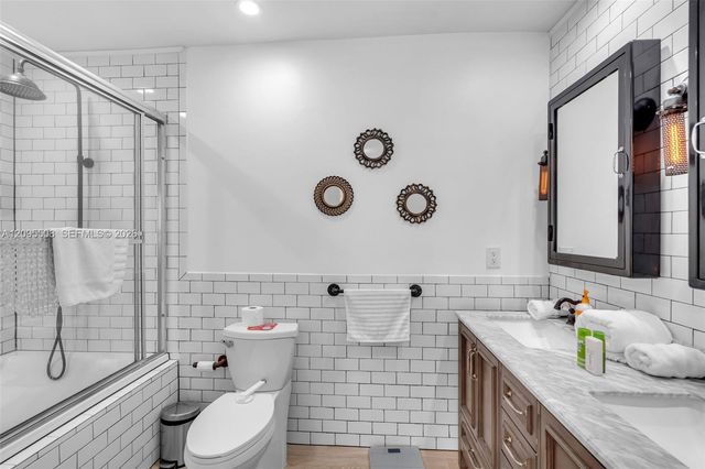 821 Harrison Street, Hollywood, FL 33019