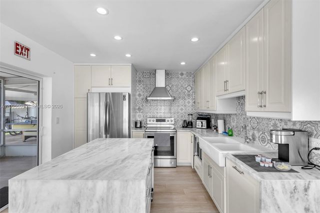 821 Harrison Street, Hollywood, FL 33019