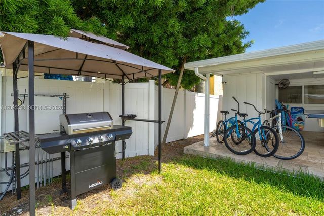 821 Harrison Street, Hollywood, FL 33019