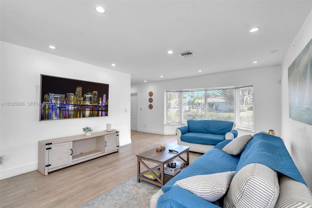821 Harrison Street, Hollywood, FL 33019