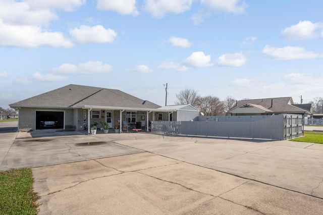 1294 Burma Rd, Thibodaux, LA 70301