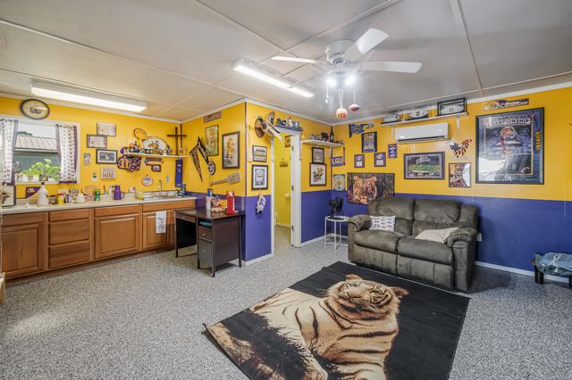 1294 Burma Rd, Thibodaux, LA 70301