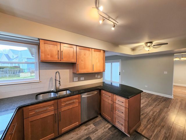 1176 Sumac Trail, Hoffman Estates, IL 60192