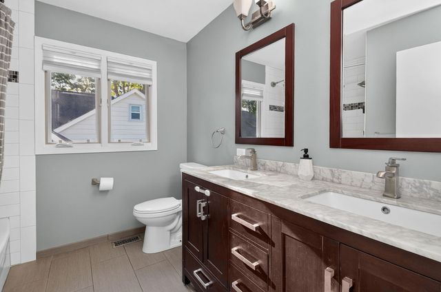 1017 Palmer Street, Downers Grove, IL 60516