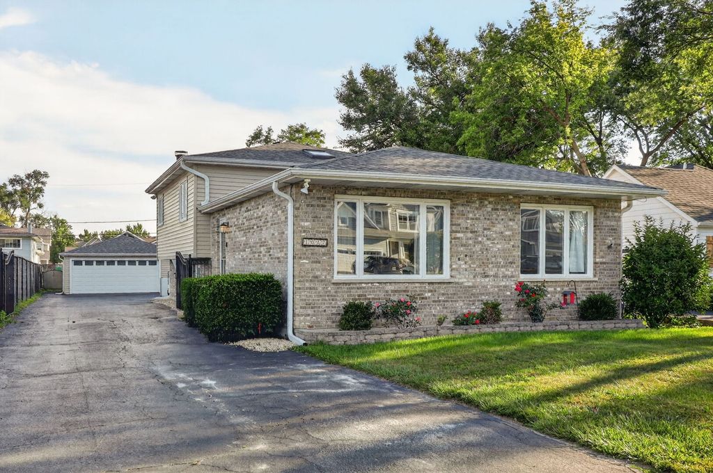 1017 Palmer Street, Downers Grove, IL 60516