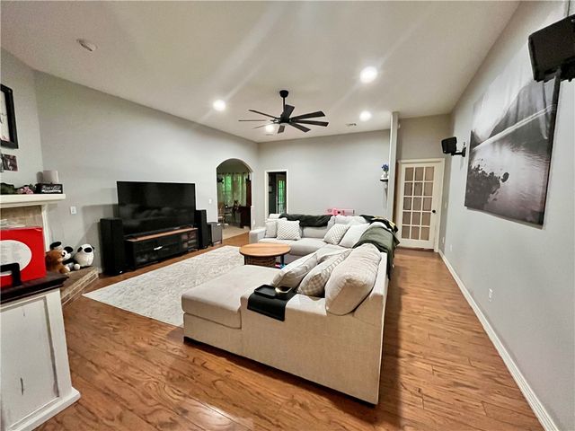 25 Overton Drive, Bella Vista, AR 72714