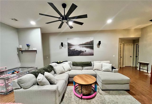 25 Overton Drive, Bella Vista, AR 72714