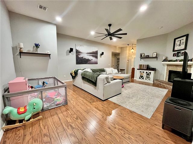 25 Overton Drive, Bella Vista, AR 72714