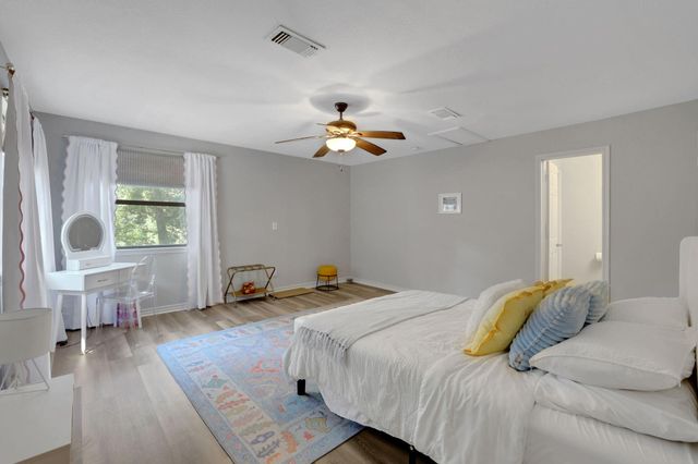 131 Lords Circle, Coldspring, TX 77331