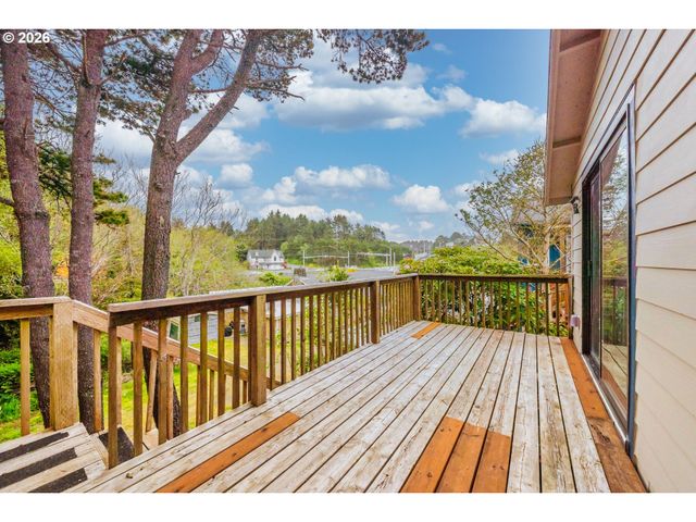 3110 Sw COAST Ave, Lincoln City, OR 97367
