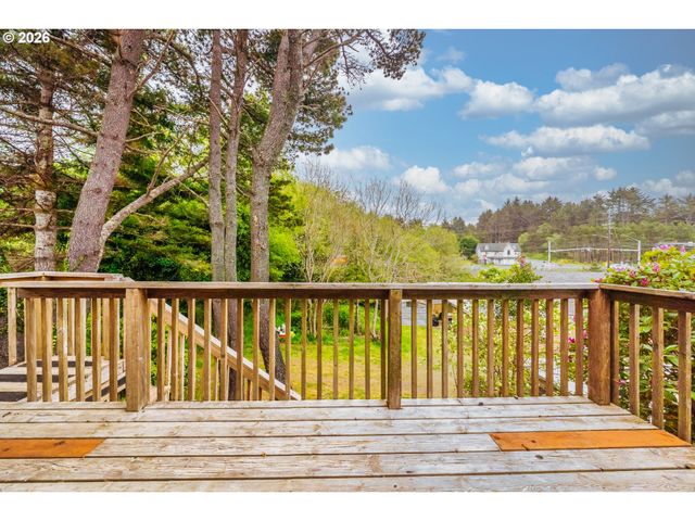 3110 Sw COAST Ave, Lincoln City, OR 97367