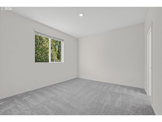 1548 N YOUNG St, Lafayette, OR 97127