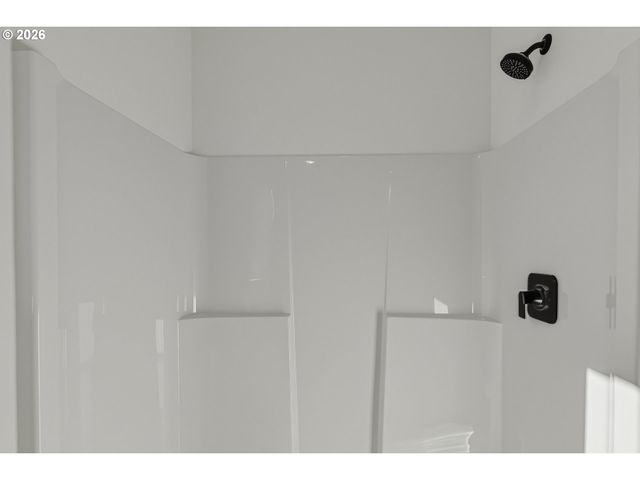 1548 N YOUNG St, Lafayette, OR 97127
