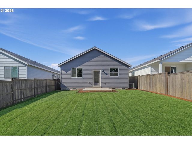 1548 N YOUNG St, Lafayette, OR 97127