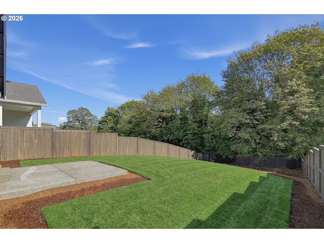 1548 N YOUNG St, Lafayette, OR 97127