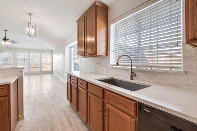 6101 Apache Drive, The Colony, TX 75056