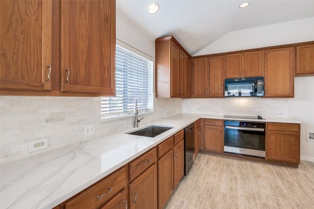 6101 Apache Drive, The Colony, TX 75056