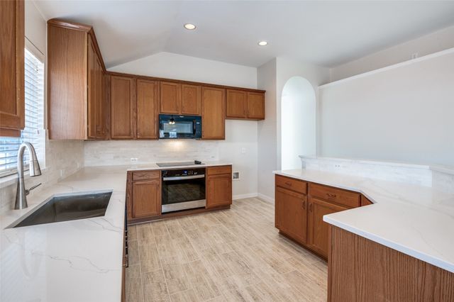 6101 Apache Drive, The Colony, TX 75056