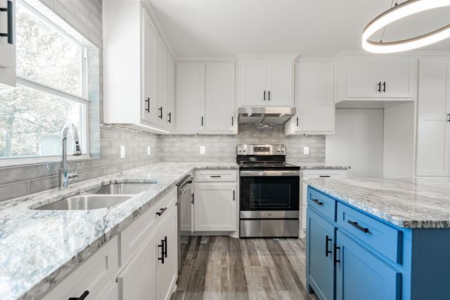 304 Pine Street, Seven Points, TX 75143