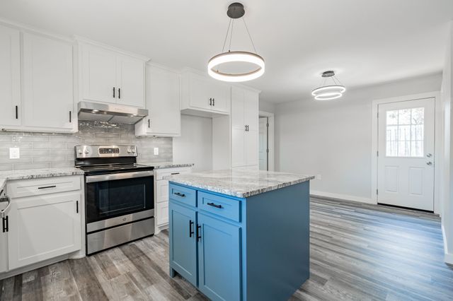 304 Pine Street, Seven Points, TX 75143