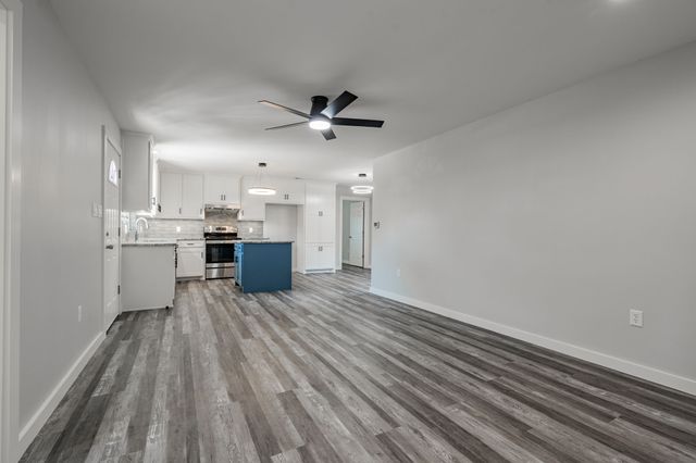 304 Pine Street, Seven Points, TX 75143