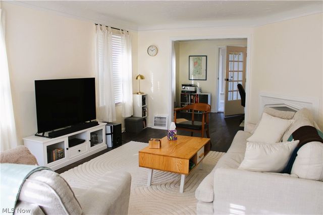 1936 Revere Road, Cleveland Heights, OH 44118