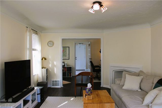 1936 Revere Road, Cleveland Heights, OH 44118