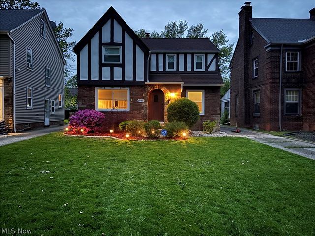 1936 Revere Road, Cleveland Heights, OH 44118