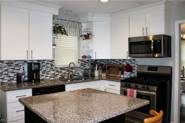 1936 Revere Road, Cleveland Heights, OH 44118