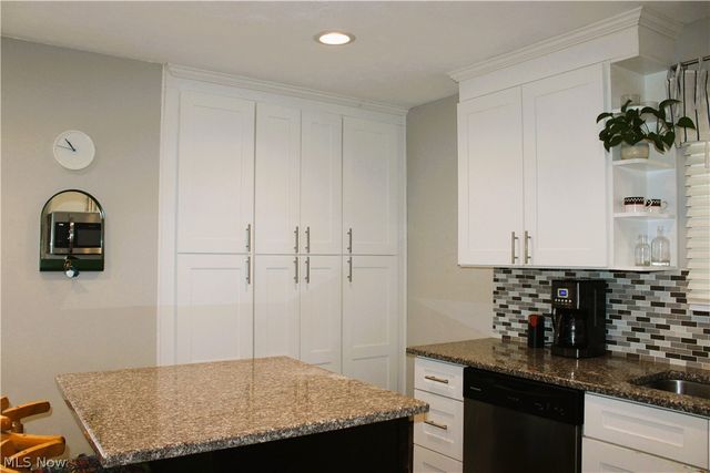 1936 Revere Road, Cleveland Heights, OH 44118