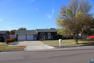 2325 Illinois Ave SW Avenue SW, Huron, SD 57350