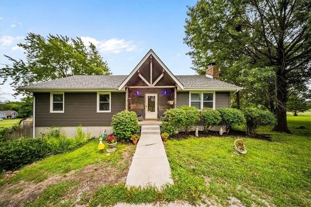 13501 E Prairie Drive, Peculiar, MO 64078