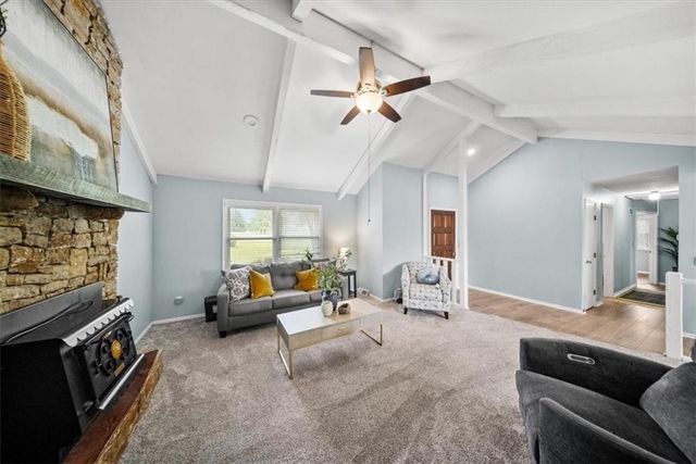 13501 E Prairie Drive, Peculiar, MO 64078