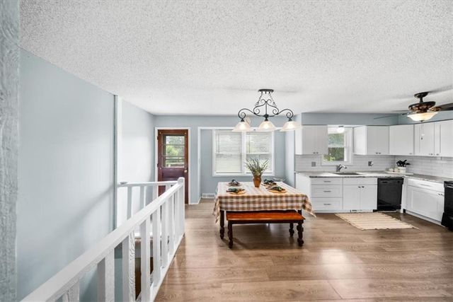 13501 E Prairie Drive, Peculiar, MO 64078